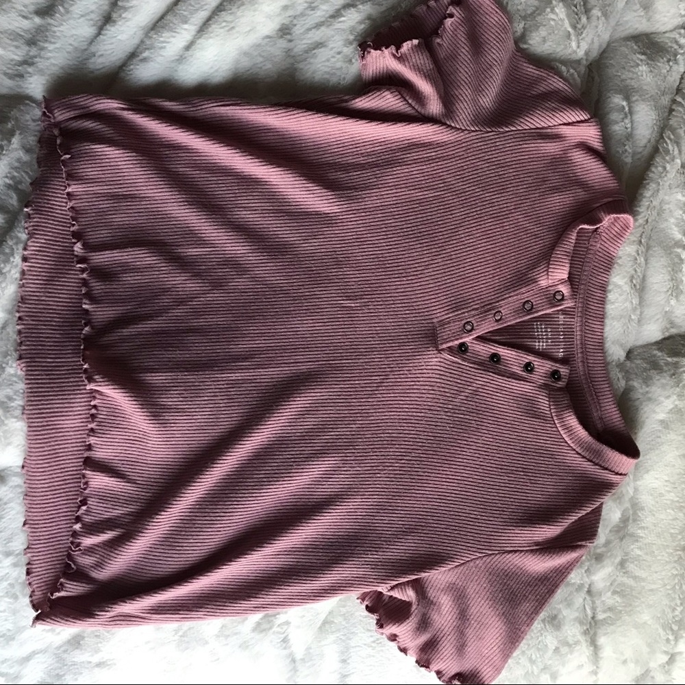 American Eagle Cropped Lettuce Edge Shirt